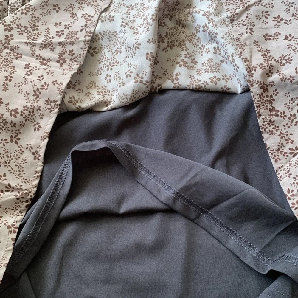 Floral Ruffle Blouse - Brown - Picture 10 of 16